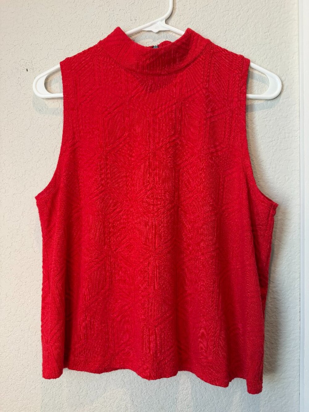 Anthropologie Red Geometric Sleeveless Sweater Size Medium